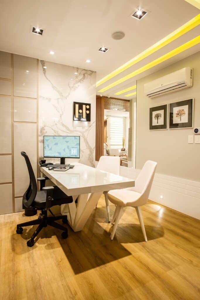 Picture of a small modern office interior.
